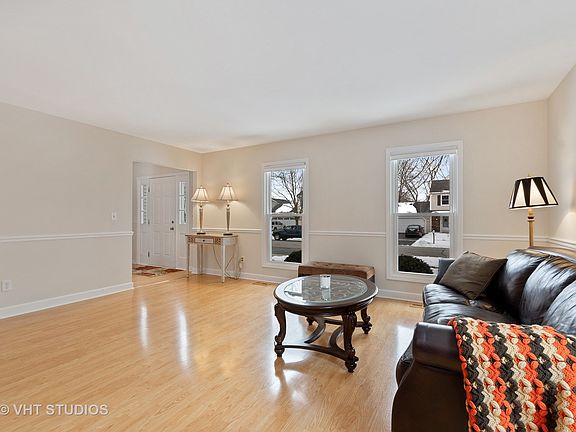 3rd image of 1520 Banbury Ave