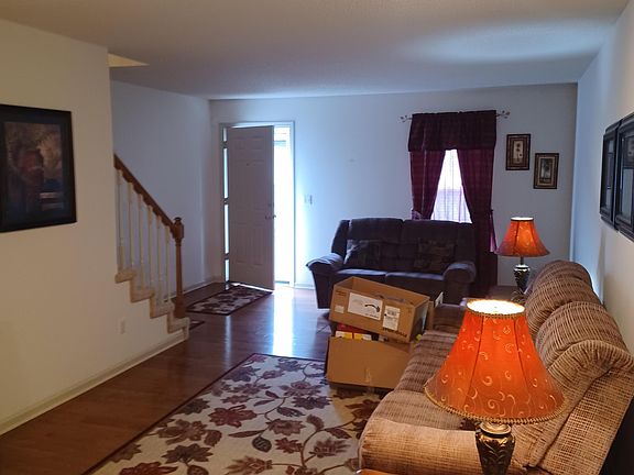 4th image of 23 Pepper Ridge Ct #23