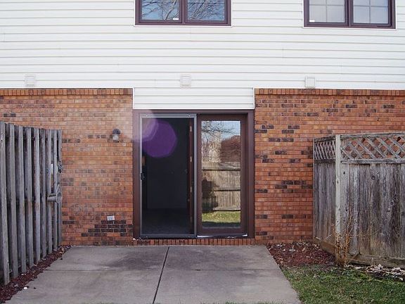 5th image of 2902 Londonshire Ct