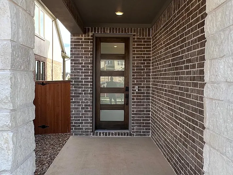 2128 Stampede Dr — Photo 3