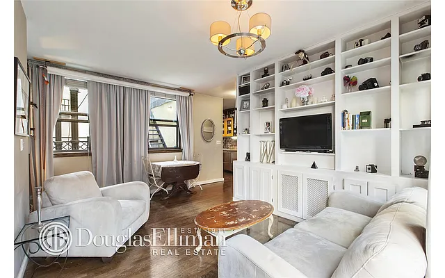 Sold by Douglas Elliman | media 25