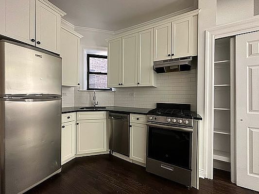 5th image of 54 Barrow St APT 4D