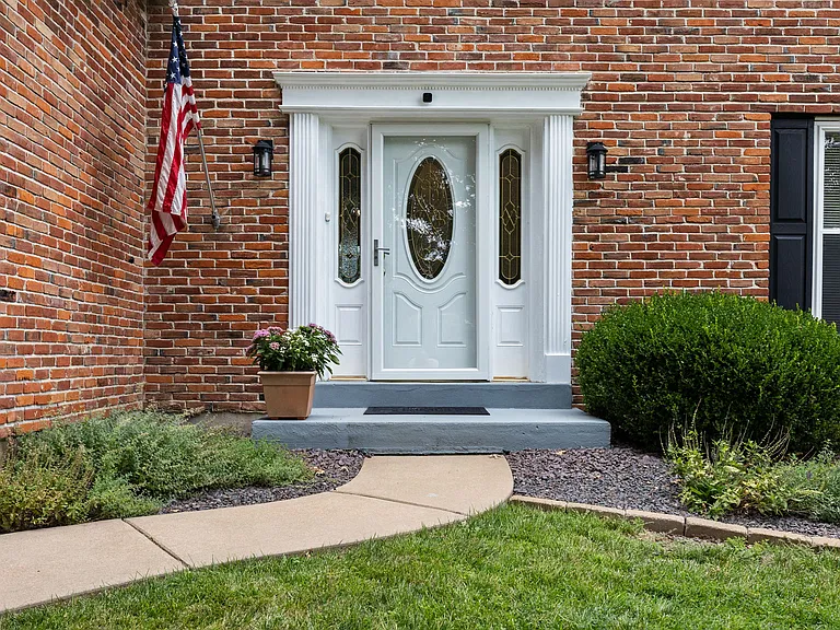 701 Oak Run Ln — Photo 2