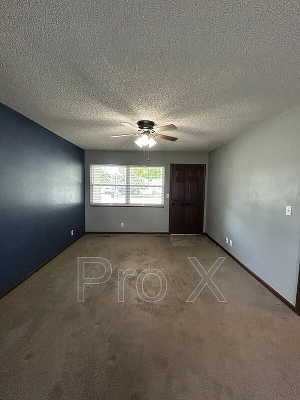 Building Photo - 402 Jefferson Duplex Un #402 E JEFFERSON- UN