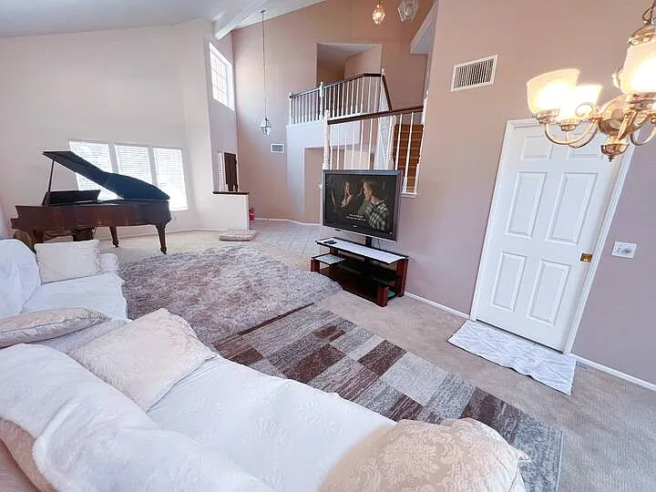 541 Bruin Dr — Photo 6