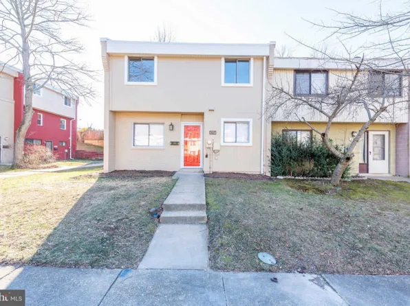 8754 Brae Brooke Dr, Lanham, MD 20706
