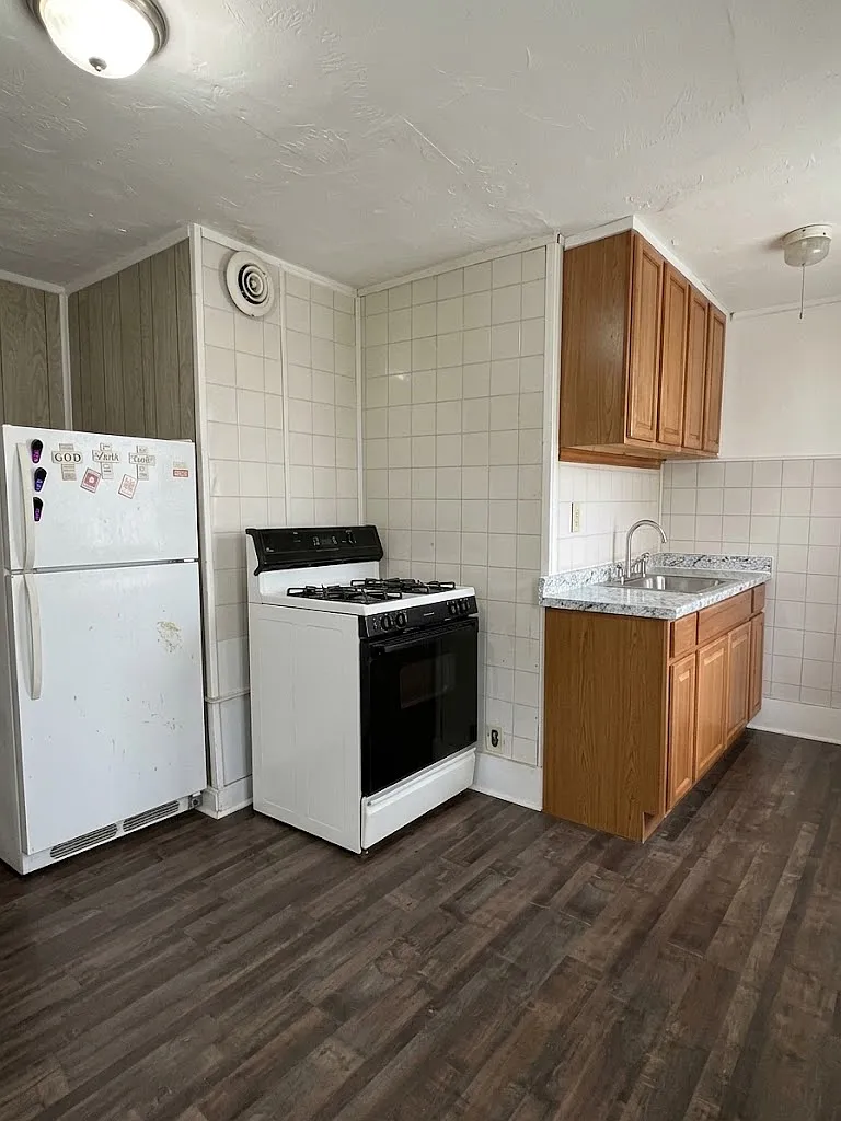 2 bed, 777 sqft, $1,300 — Photo 4