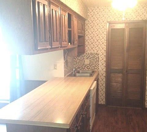 5th image of 2328 Salado St