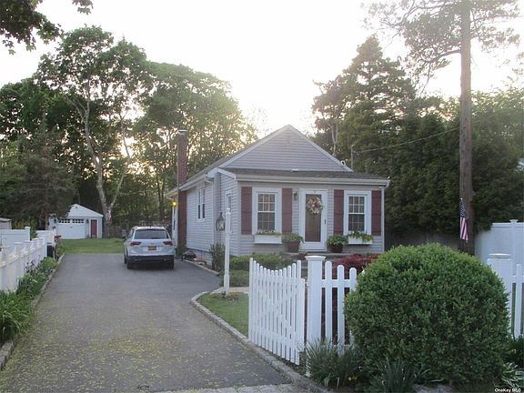 2nd image of 6 Van Buren Ct