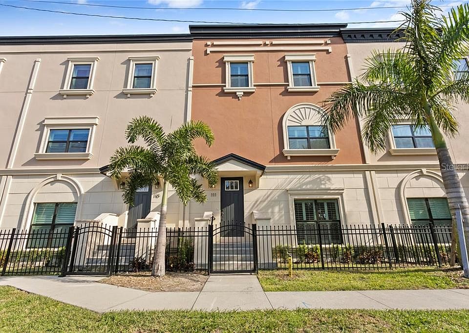 1st image of 3421 W Horatio St #111