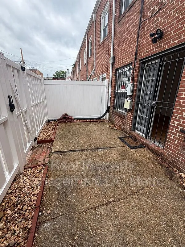 Building Photo - 1406 Carrollsburg Pl SW