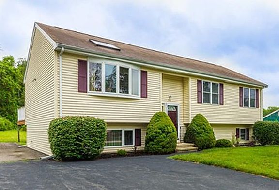2nd image of 700 Plymouth St