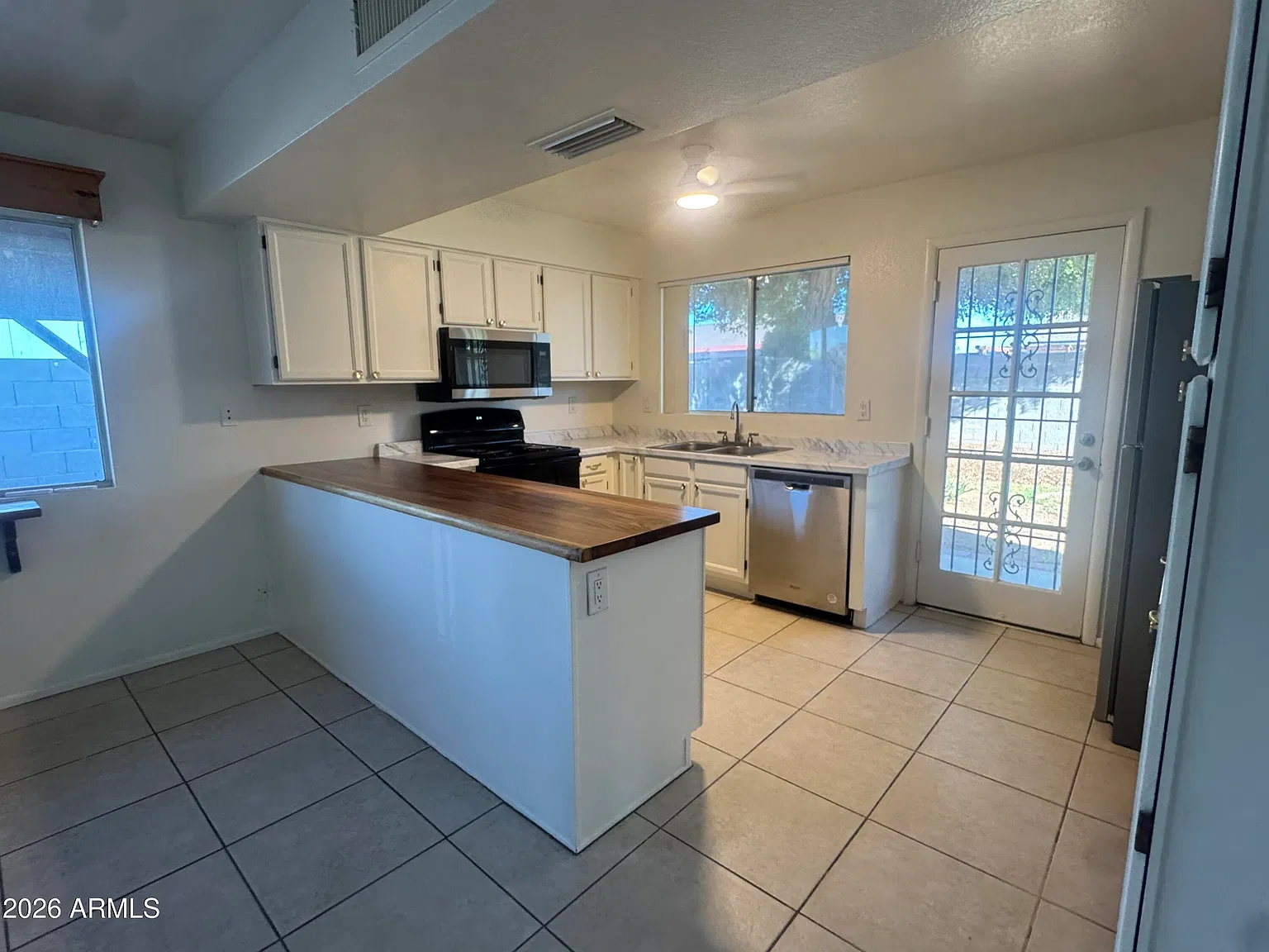 3 bed, 2.0 bath, 1288 sqft, $1,795 — Photo 4