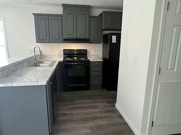 3rd image of 1600 NE 12th Ave #6