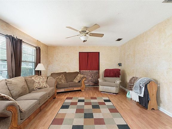 3rd image of 5601 NW 26th St