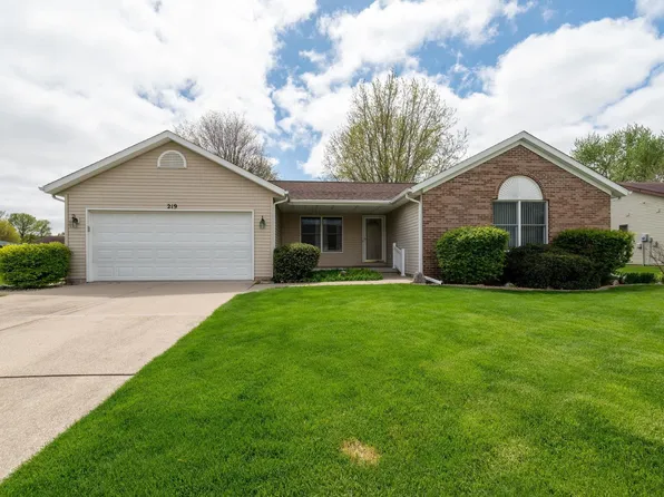 219 W Ramey St, Rossville, IN 46065