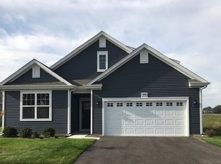 814 Americana Ave, Pingree Grove, IL 60140