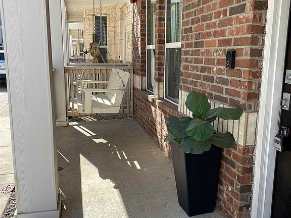 4th image of 203 S Village Way