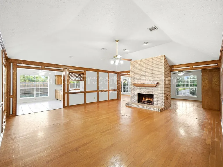 15911 Moon Rock Dr — Photo 9