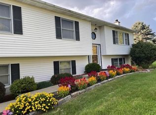 4 Clyde Ct, Staatsburg, NY 12580