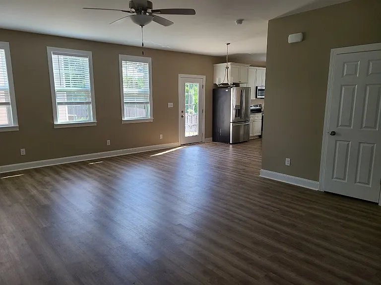 201 Tucker House Ln — Photo 4