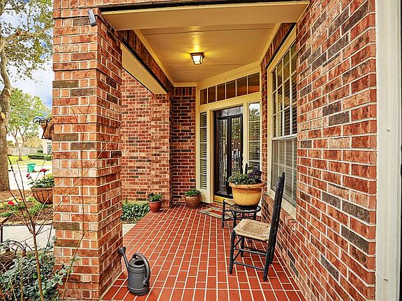 4th image of 8511 Hillsboro Pl