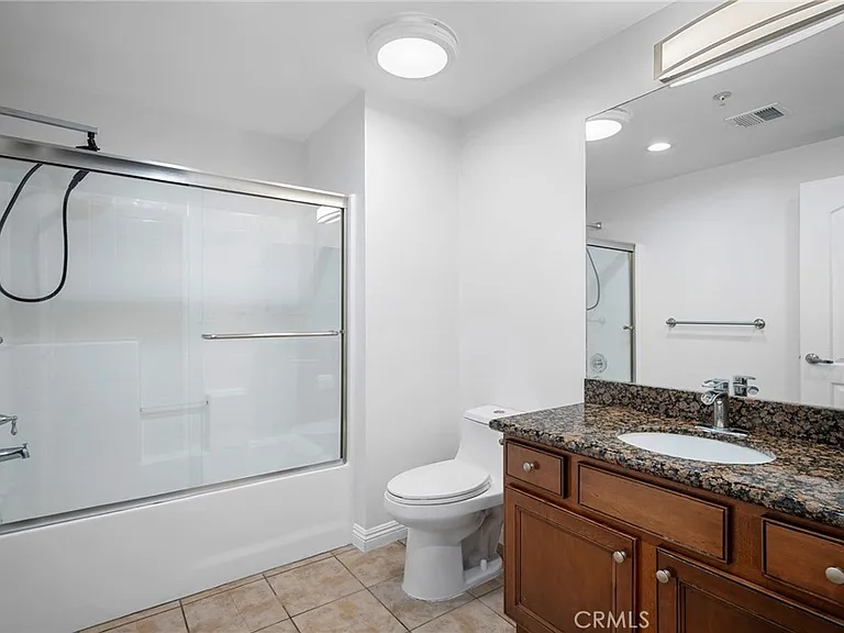 6800 Corbin Ave — Photo 26