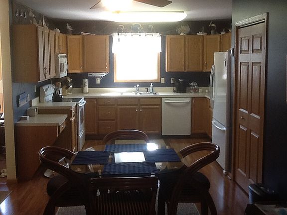 3rd image of 422 N Church St