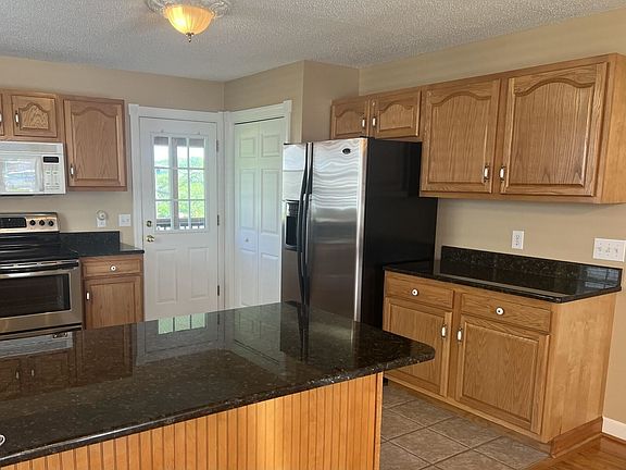4th image of 159 Monarch Dr