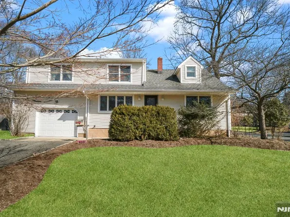 410 Tenakill Dr, Northvale, NJ 07647