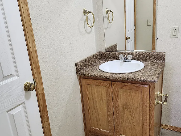 114 S Duncan St #6 — Photo 11