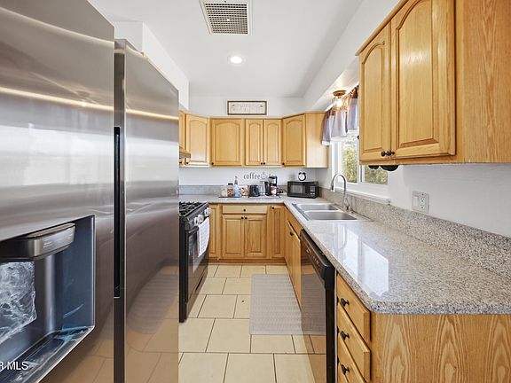 3rd image of 27048 Cote St