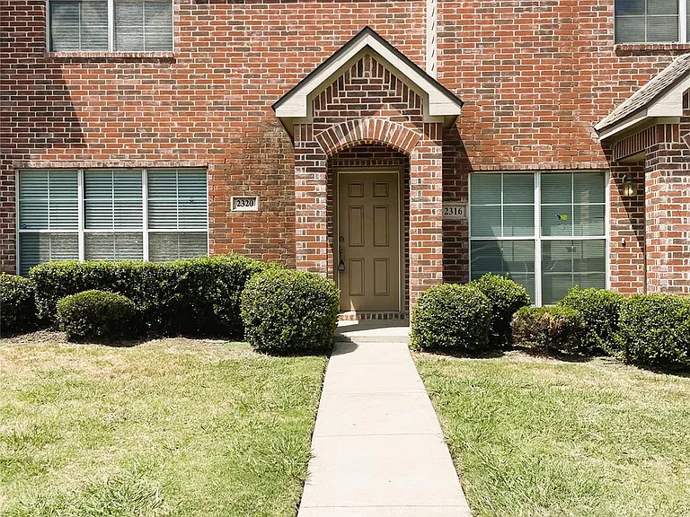 2320 Calendar Ct — Photo 1