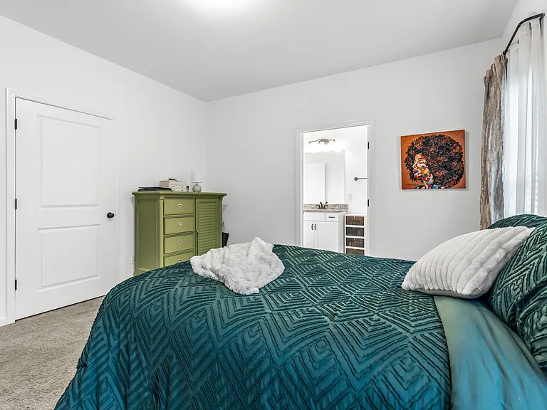 942 Millstream Dr N — Photo 16