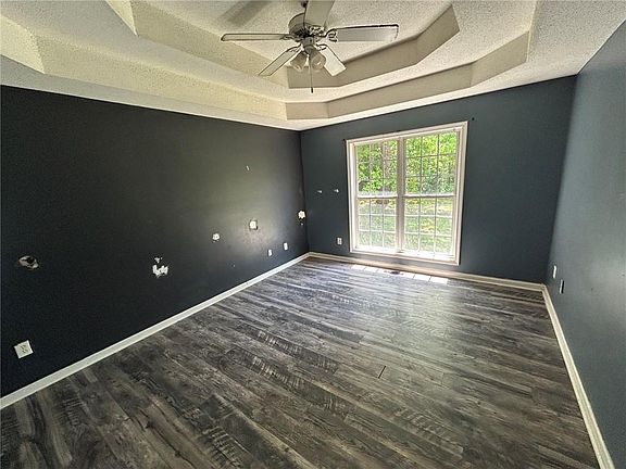 5th image of 16 Bay Ct SW