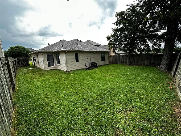 2310 Shady Pine Dr — Photo 2