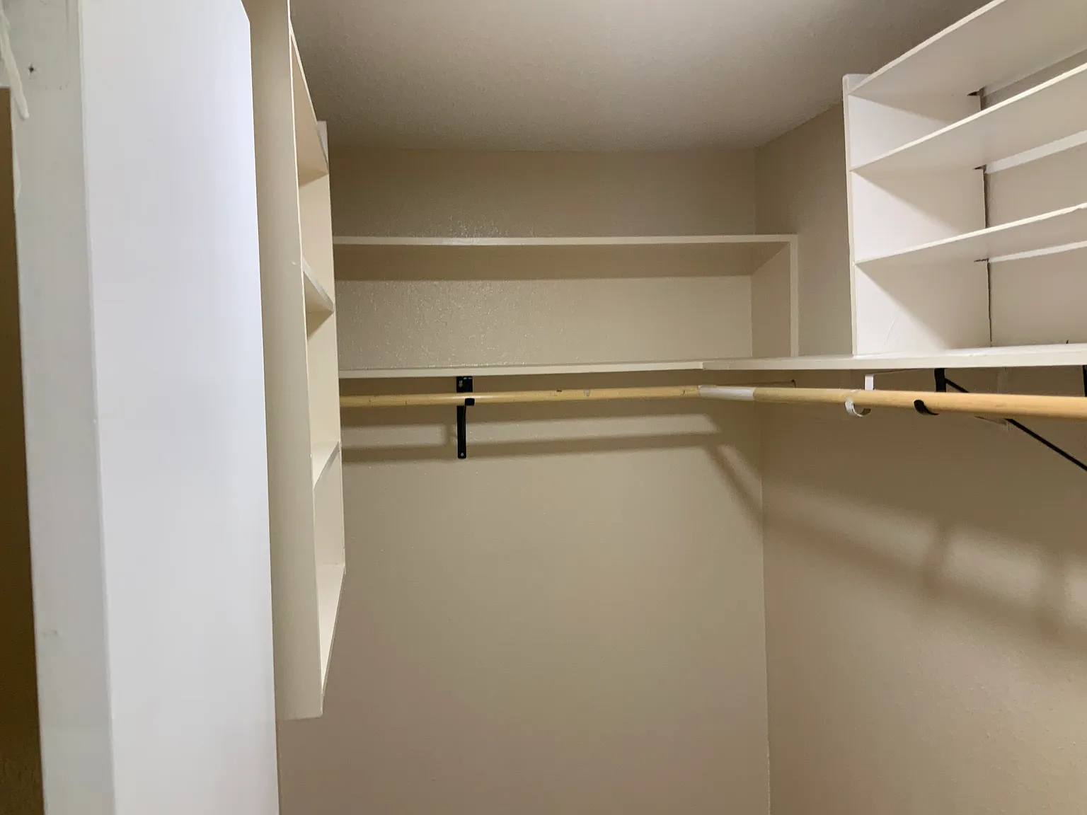 3 bed, 1600 sqft, $1,700 — Photo 2