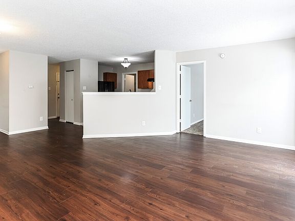 5th image of 728 Adagio Dr
