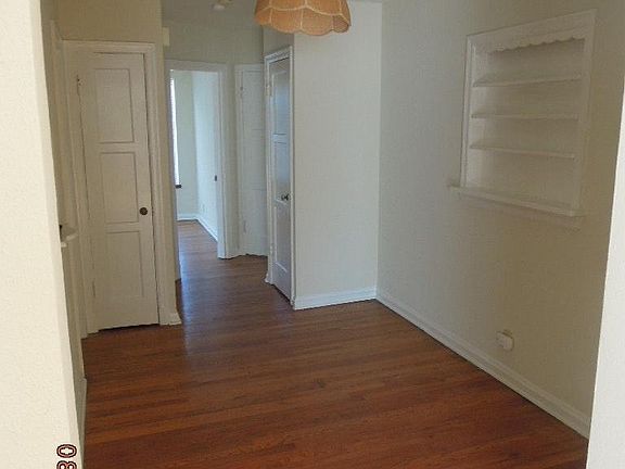 3rd image of 4621 Jamieson Ave APT 2S