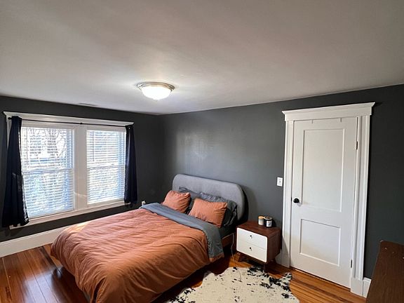 2nd image of 124 Fellsway W #3