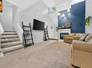 7407 W 56th Ter, Overland Park, KS 66202