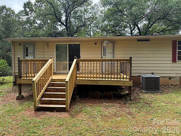 5th image of 211 Corry Ln