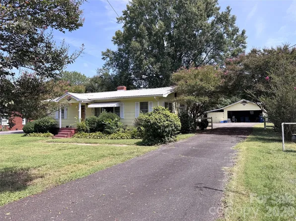 100 Dallas St, Huntersville, NC 28078
