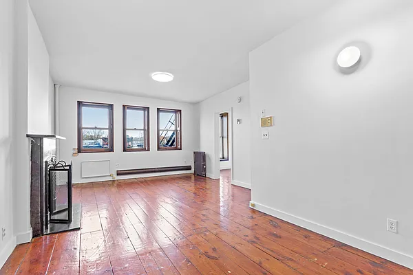 Rented by Level Group | media 4