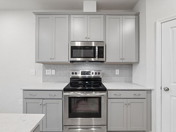 4th image of 294 E Compass Way