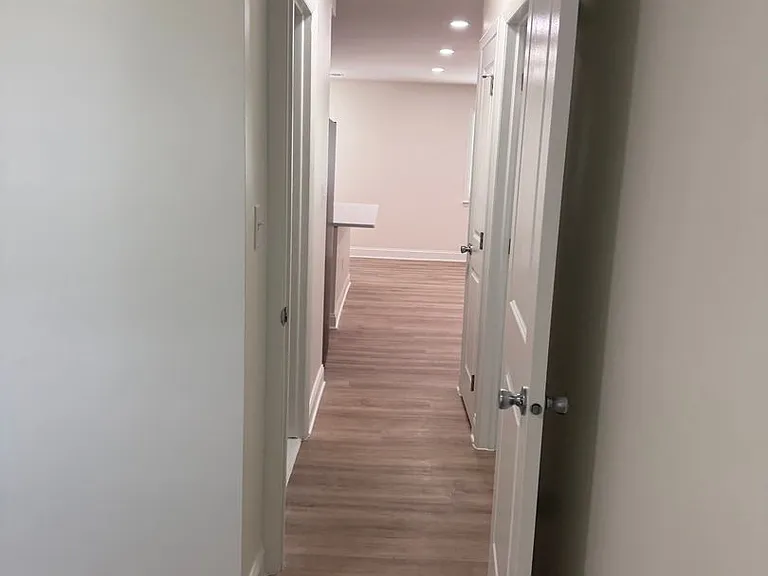 West Carroll Apartments - 3148 Park Avenue — Photo 5
