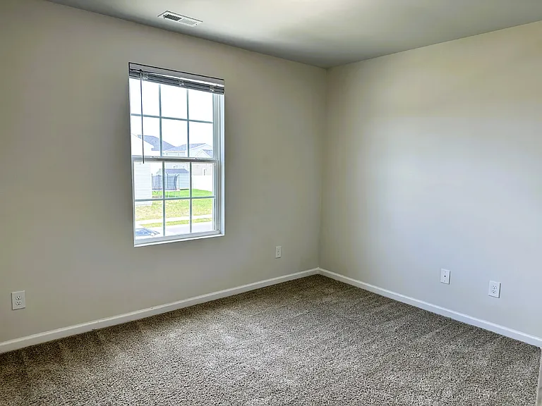 240 Melbourne Dr — Photo 14