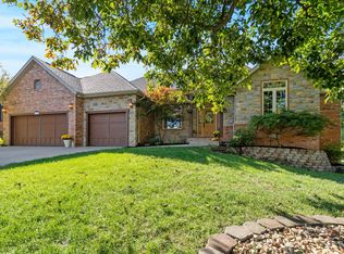 1324 E Eaglegate Pkwy, Springfield, MO 65804