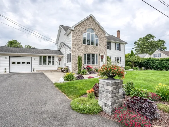 79 E Akard St, Ludlow, MA 01056