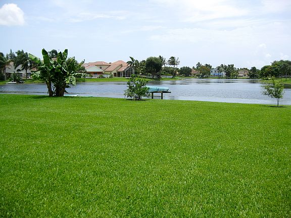 Go Canoeing - 112 acre lake